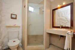 Casuarina Resort and Spa - Mauritius. Family cottage, bathroom. 